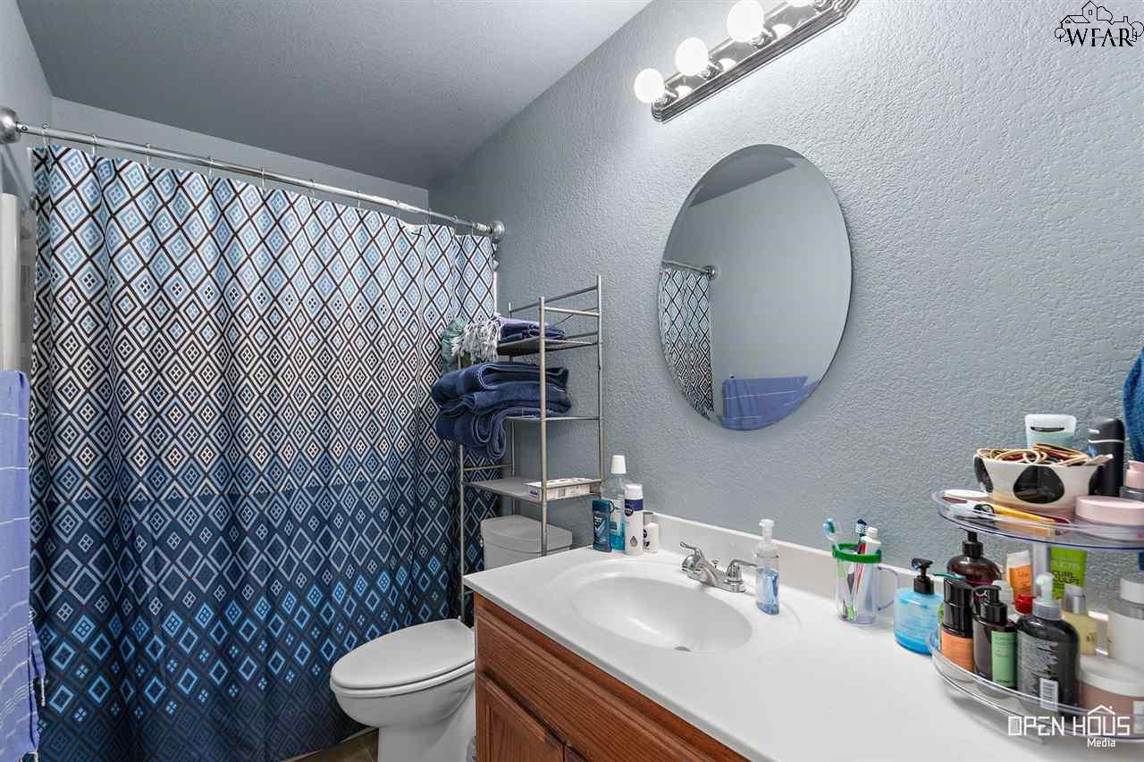 1213 Newman Avenue, Iowa Park, Texas image 18