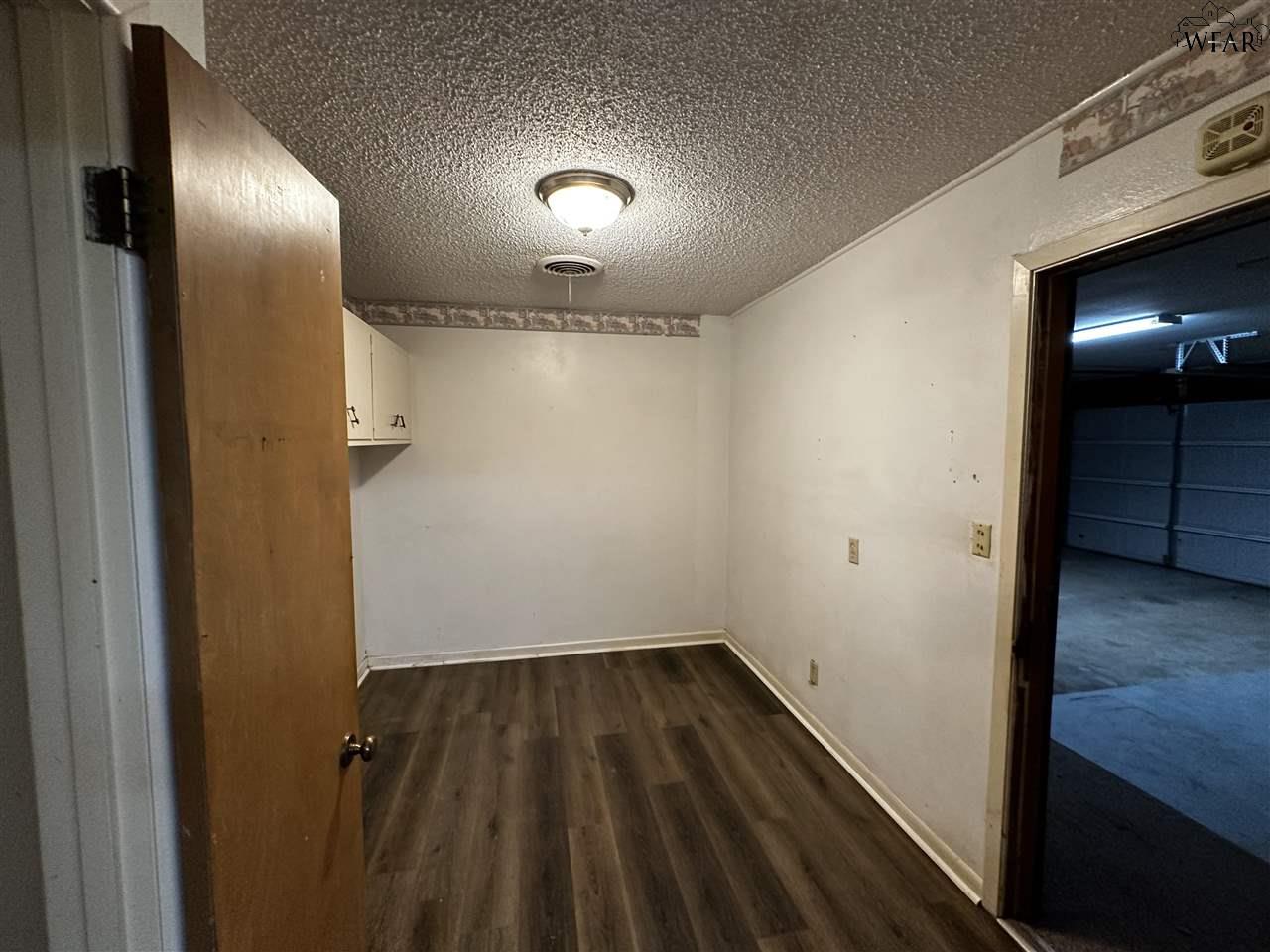 1207 N Lawn Street, Seymour, Texas image 16