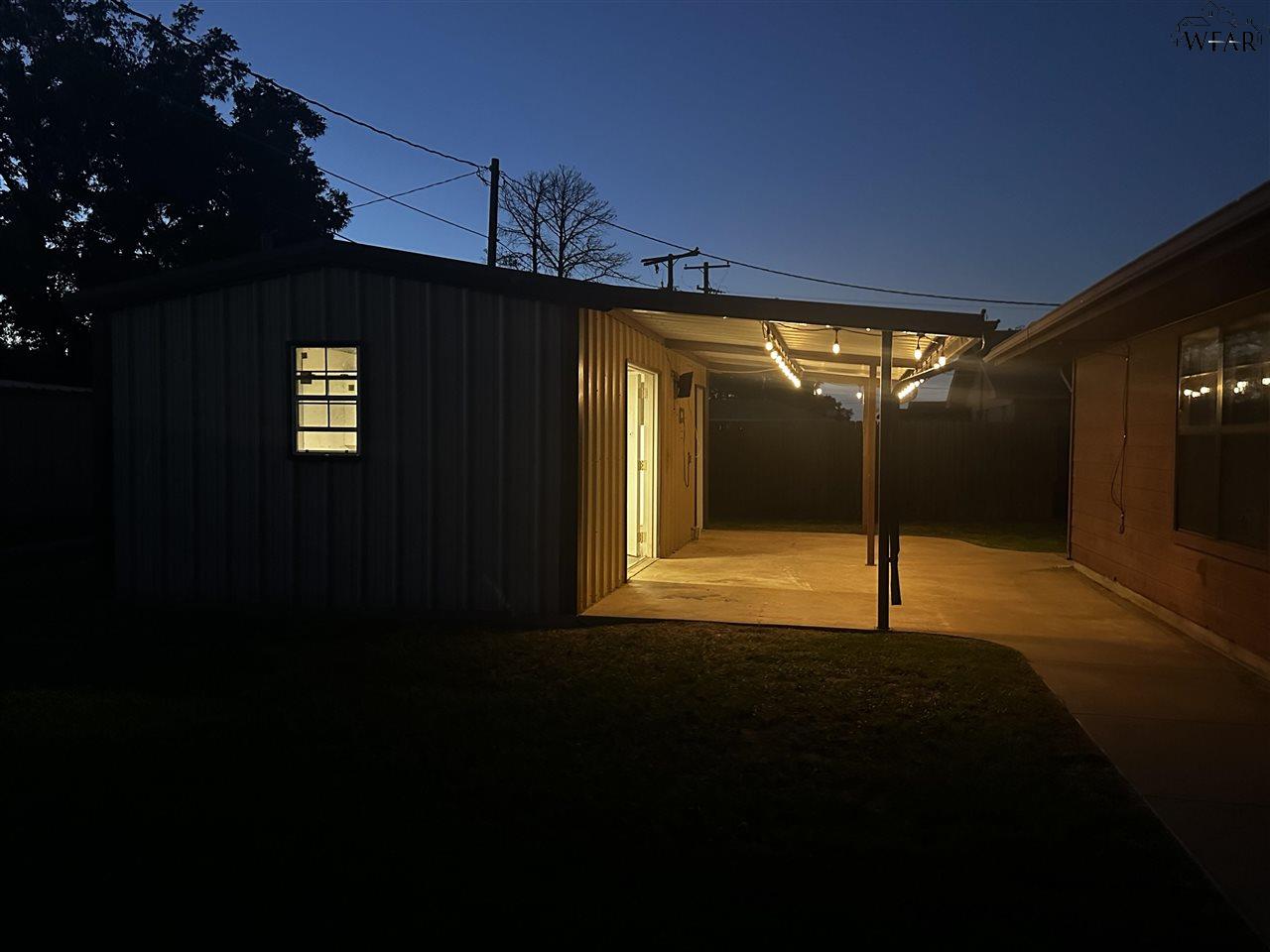 1207 N Lawn Street, Seymour, Texas image 24