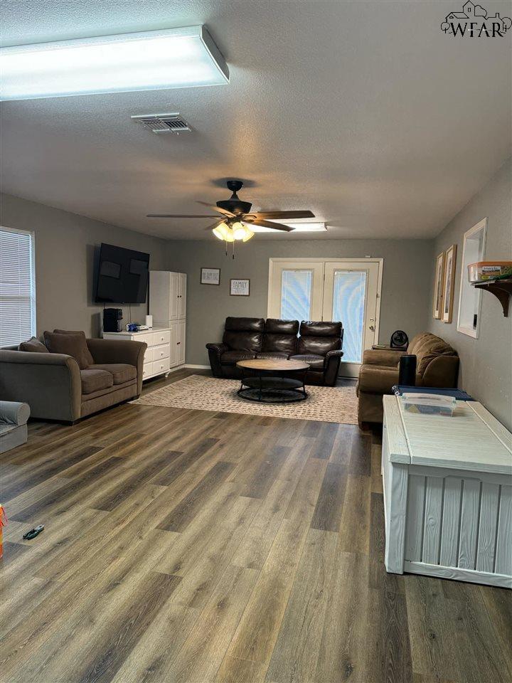 1207 N Lawn Street, Seymour, Texas image 30