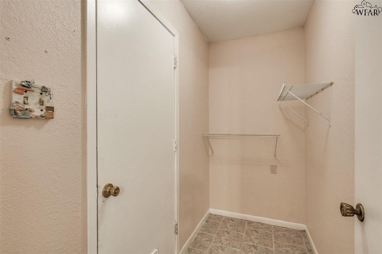 4120 Moffett Avenue, Wichita Falls, New York image 23