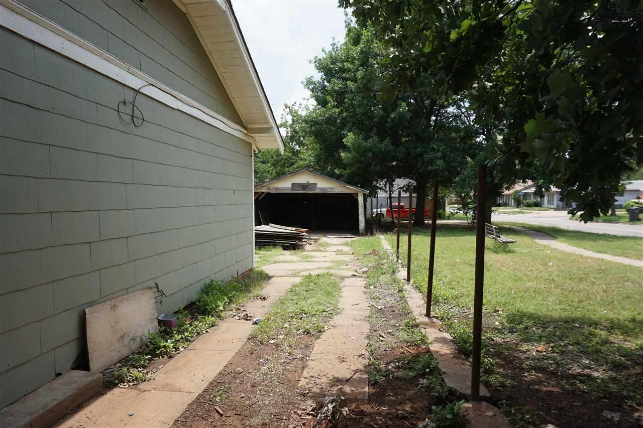 2017 Collins Avenue, Wichita Falls, Texas image 2