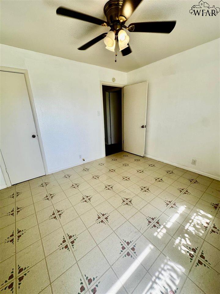 402 E Summit Street, Electra, Texas image 7
