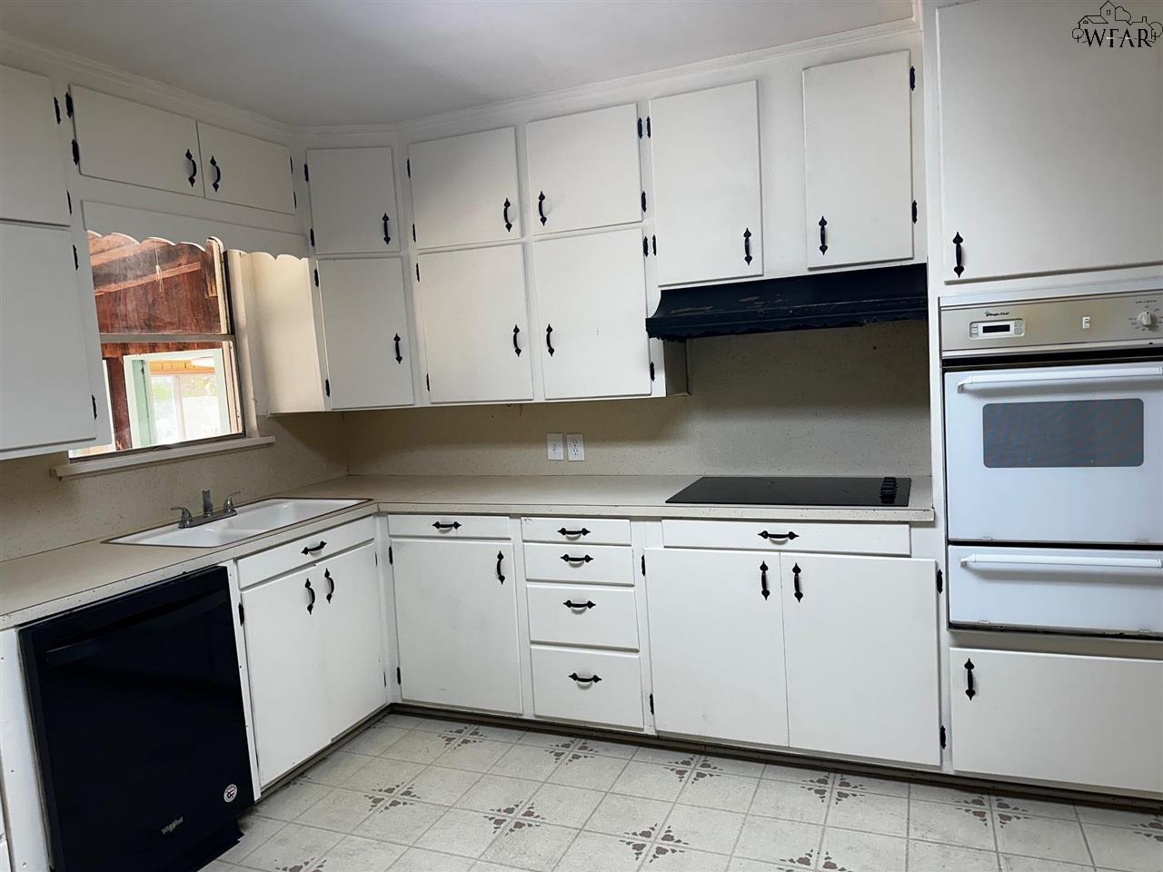 402 E Summit Street, Electra, Texas image 5