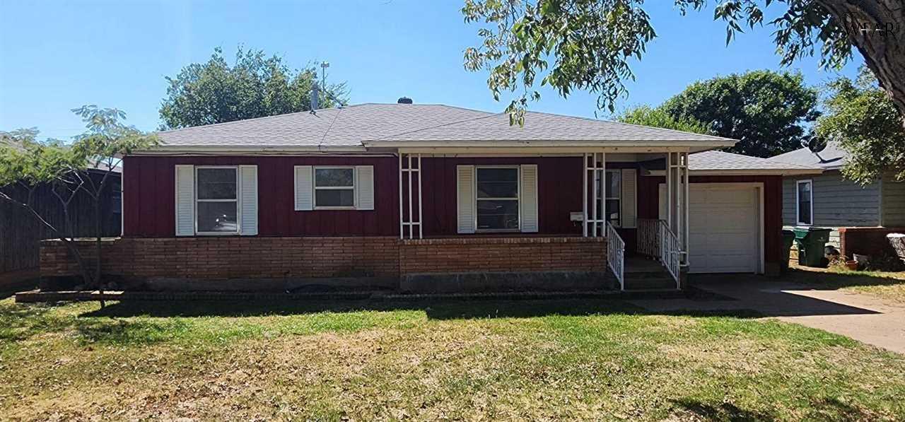 402 E Summit Street, Electra, Texas image 1