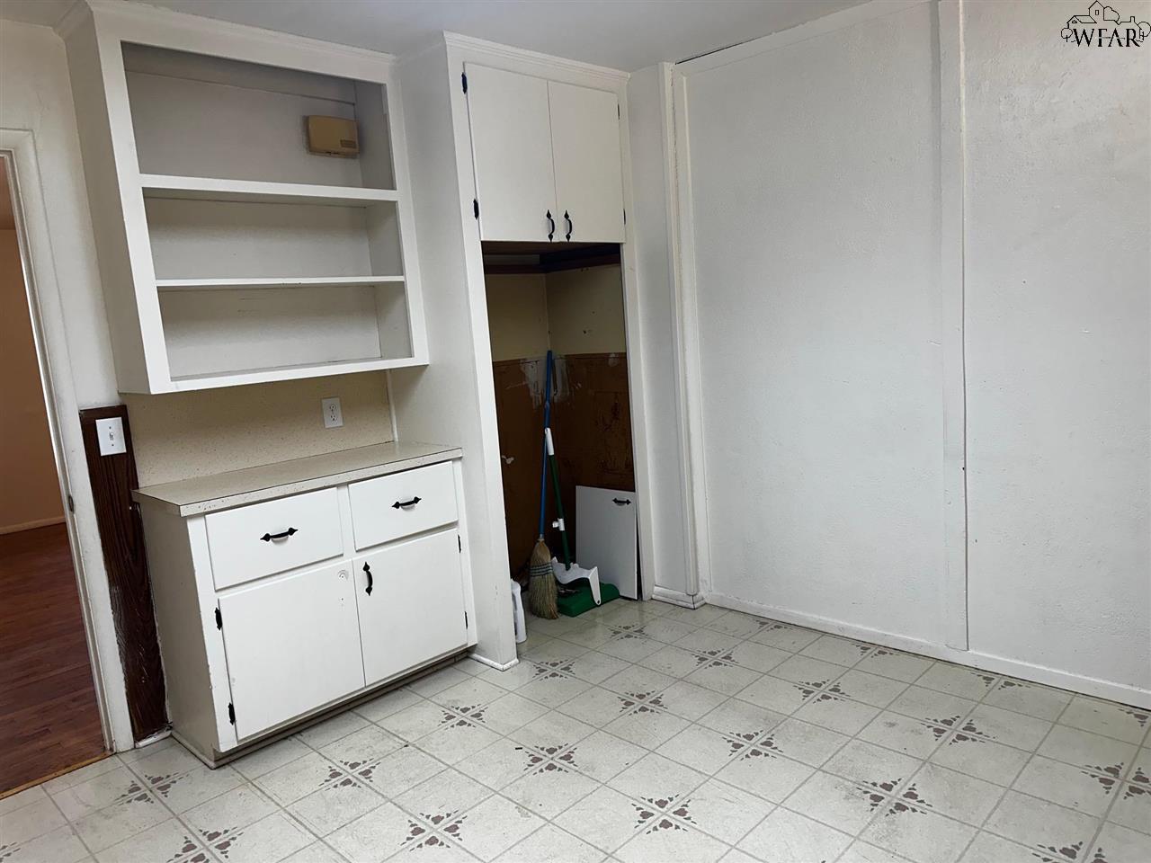 402 E Summit Street, Electra, Texas image 6