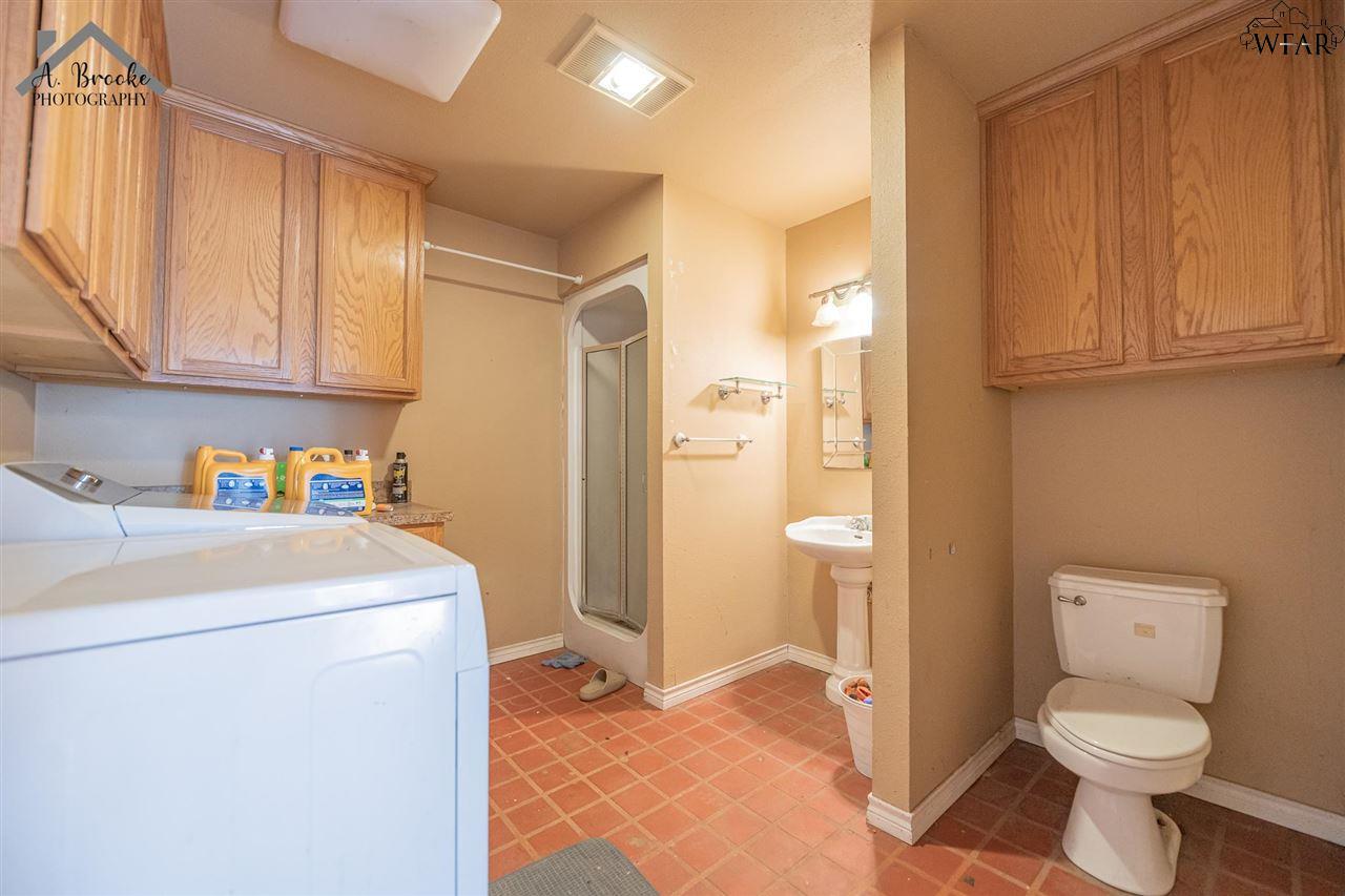 616 E Gilbert Street, Henrietta, Texas image 25