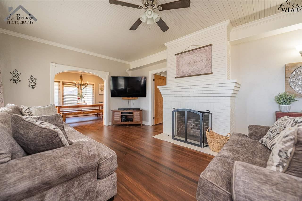 616 E Gilbert Street, Henrietta, Texas image 4