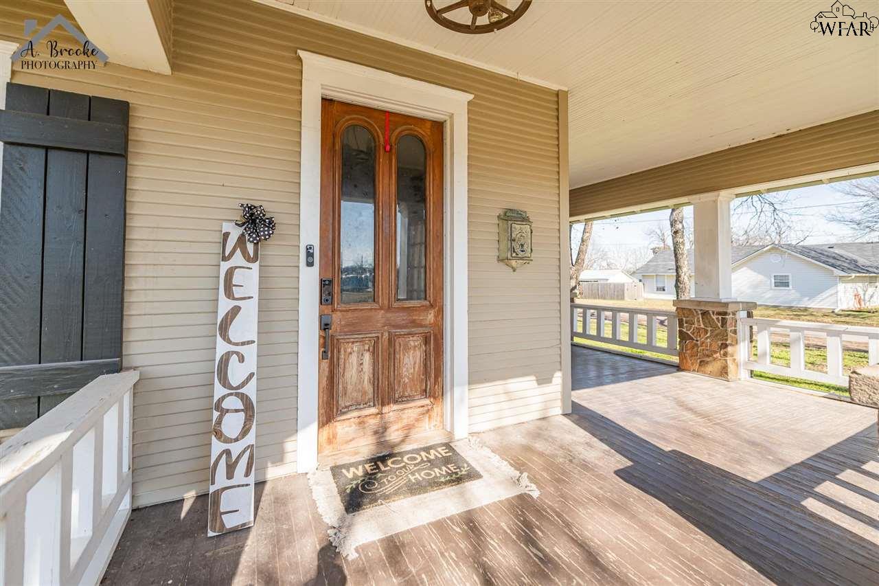 616 E Gilbert Street, Henrietta, Texas image 2