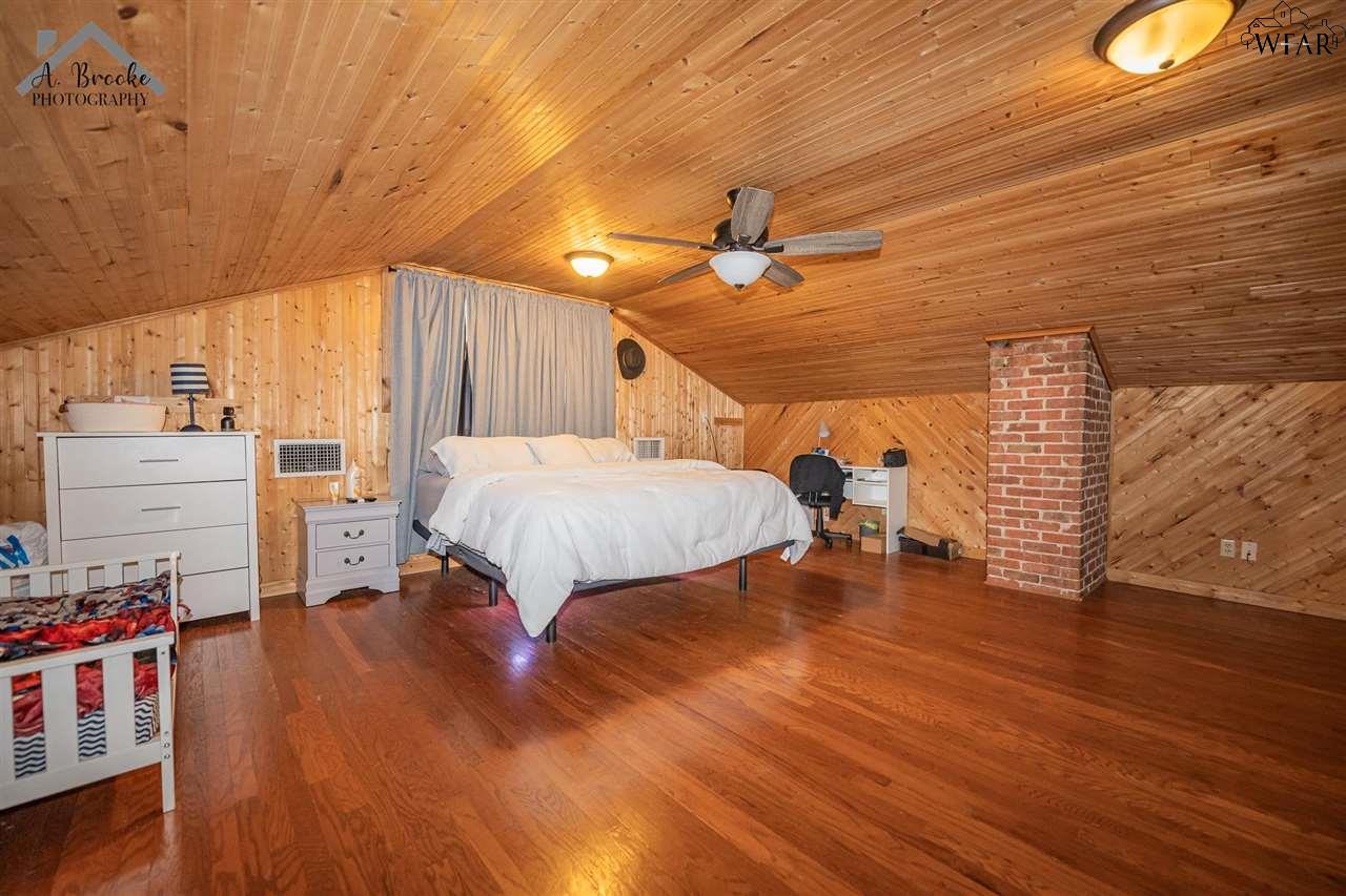 616 E Gilbert Street, Henrietta, Texas image 19