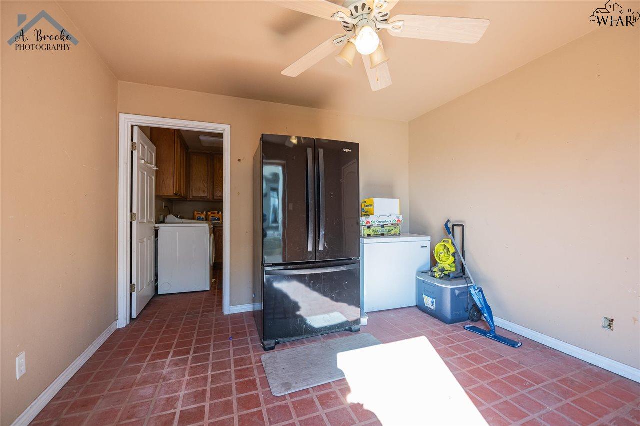 616 E Gilbert Street, Henrietta, Texas image 24