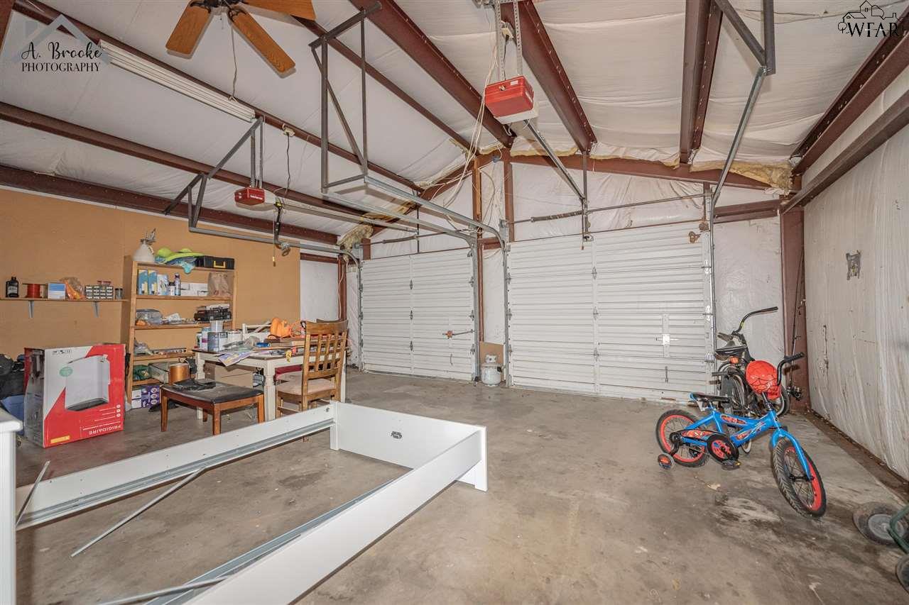 616 E Gilbert Street, Henrietta, Texas image 23