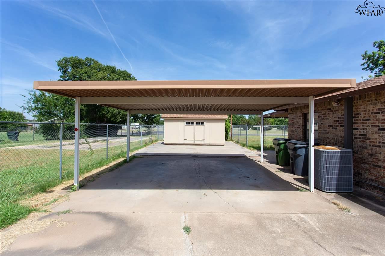 1029 Sunset Lane, Wichita Falls, Texas image 4
