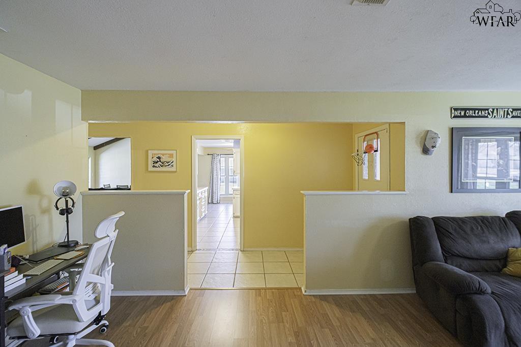 1223 Amherst Street, Burkburnett, Texas image 4