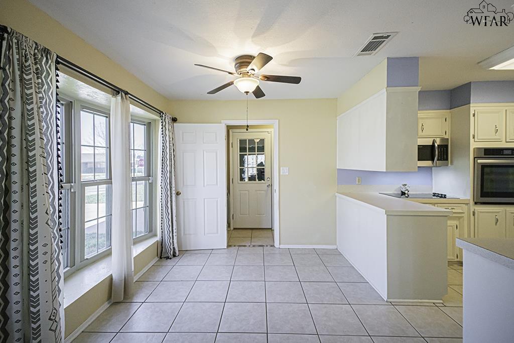 1223 Amherst Street, Burkburnett, Texas image 7