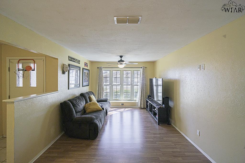 1223 Amherst Street, Burkburnett, Texas image 2