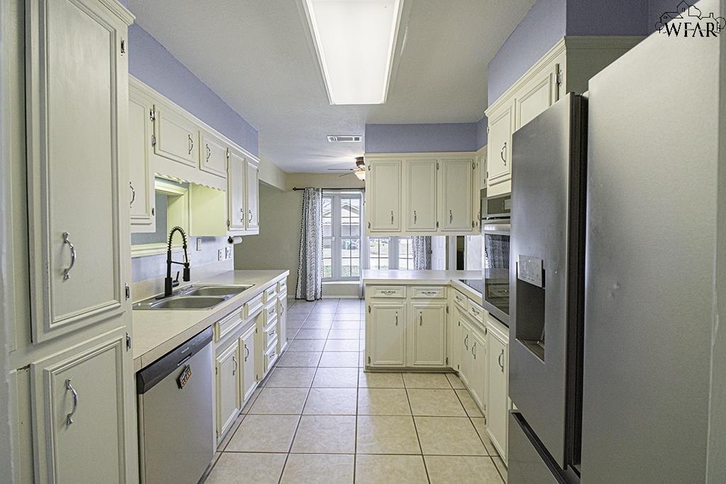 1223 Amherst Street, Burkburnett, Texas image 5