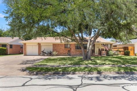 Homes For Sale - 4908 Earl Street<br/> Wichita Falls, TX 76302