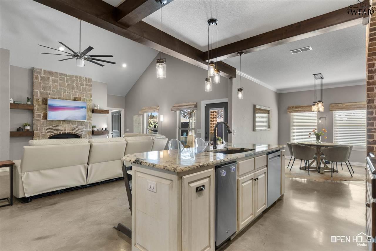 305 Driftwood Drive, Wichita Falls, Texas image 8