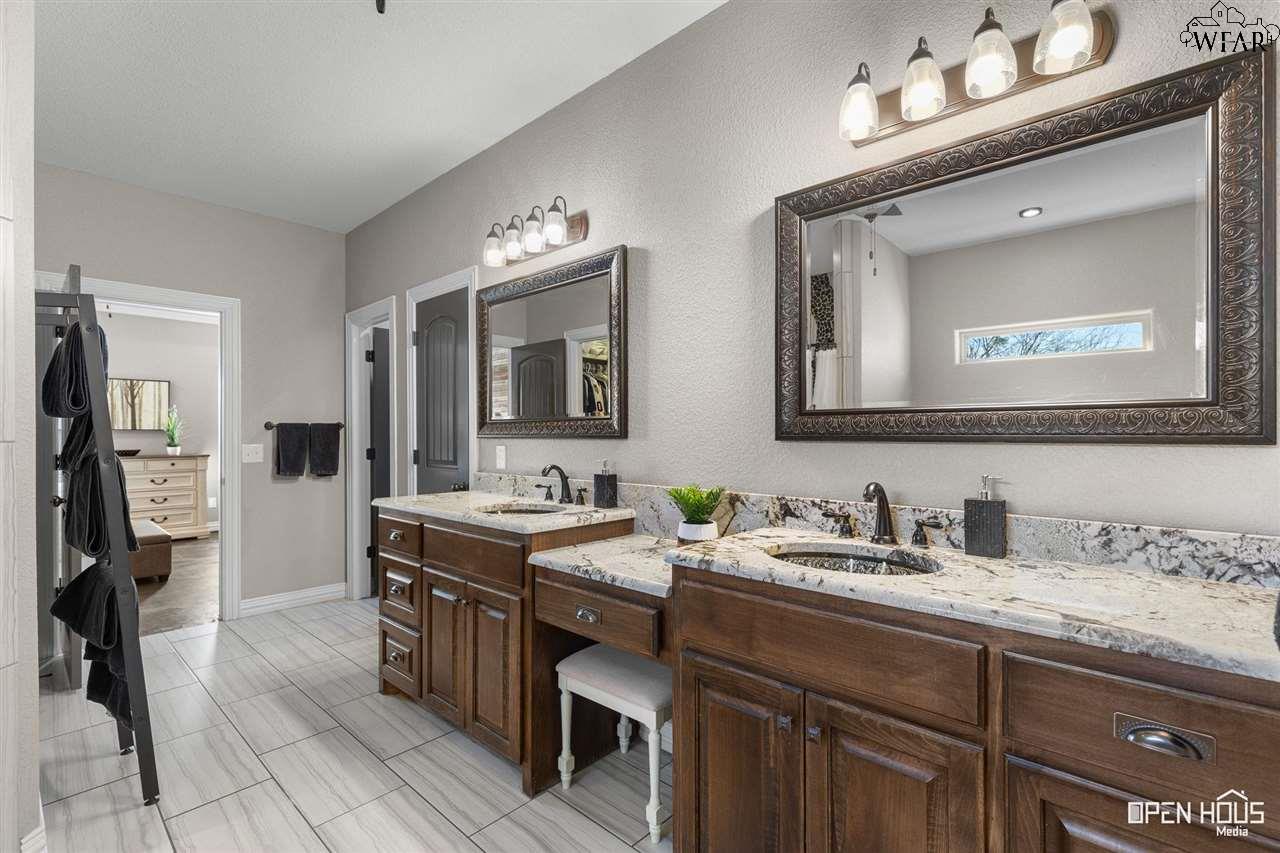 305 Driftwood Drive, Wichita Falls, Texas image 12