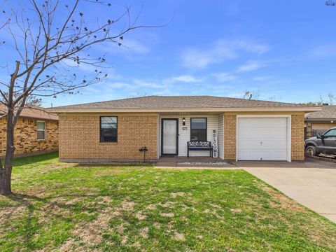 Homes For Sale - 517 N Bois Darc Street<br/> Holliday, TX 76366