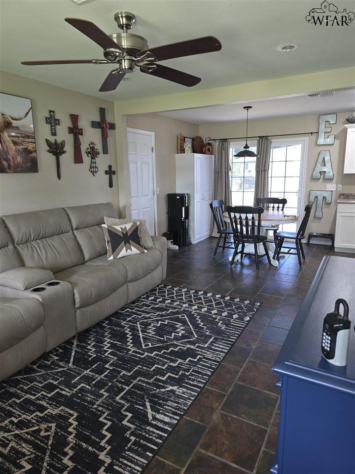 111 Linden Street, Burkburnett, Texas image 7