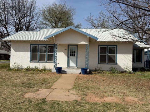 Homes For Sale - 410 W Reiman Street<br/> Seymour, TX 76380