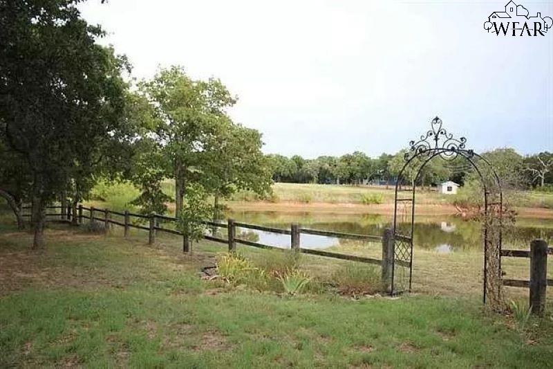 126 Country Club Drive, Nocona, Texas image 5