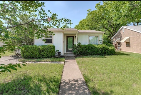 Homes For Sale - 2923 Lavell Avenue<br/> Wichita County, Wichita Falls, TX 76308