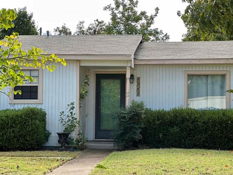 Homes For Sale - 2923 Lavell Avenue<br/> Wichita County, Wichita Falls, TX 76308