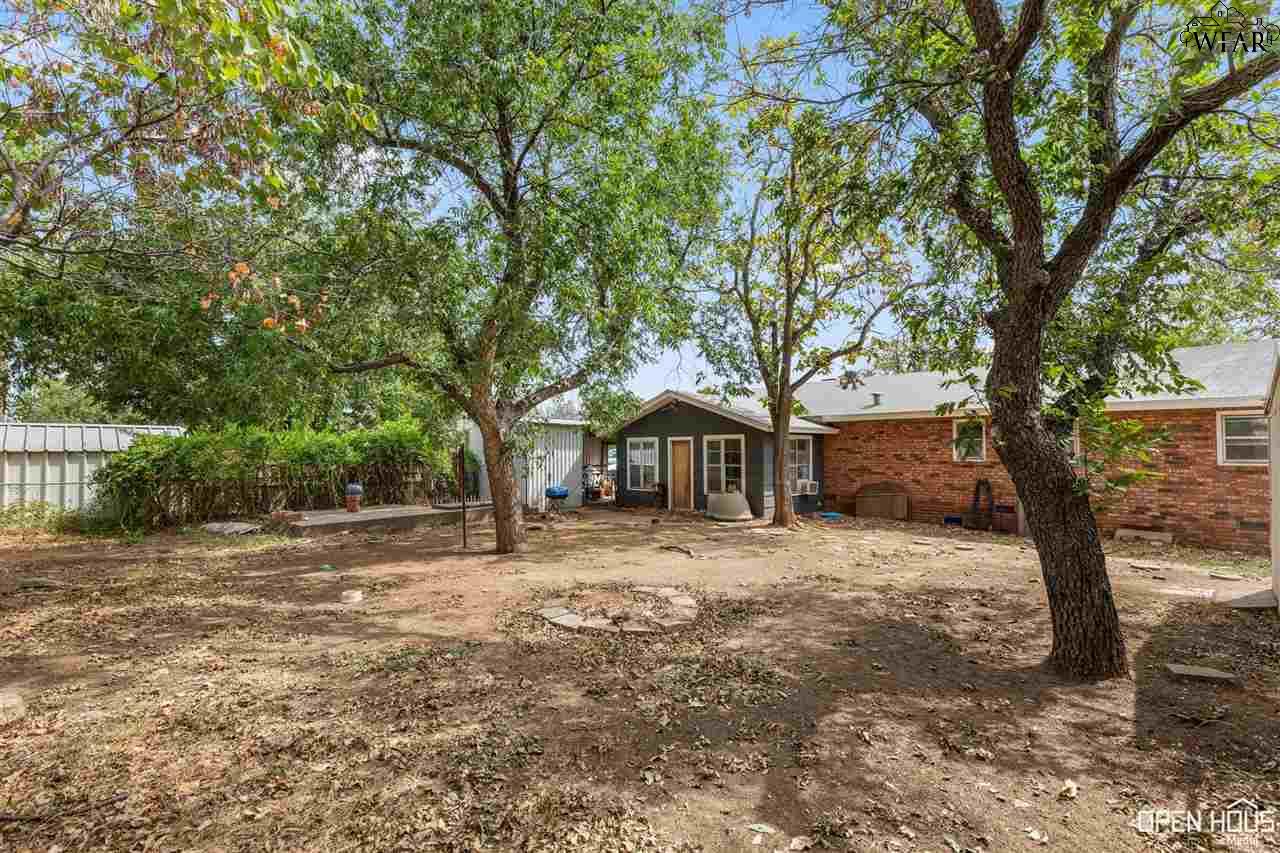 505 S Sycamore Street, Archer City, Texas image 25
