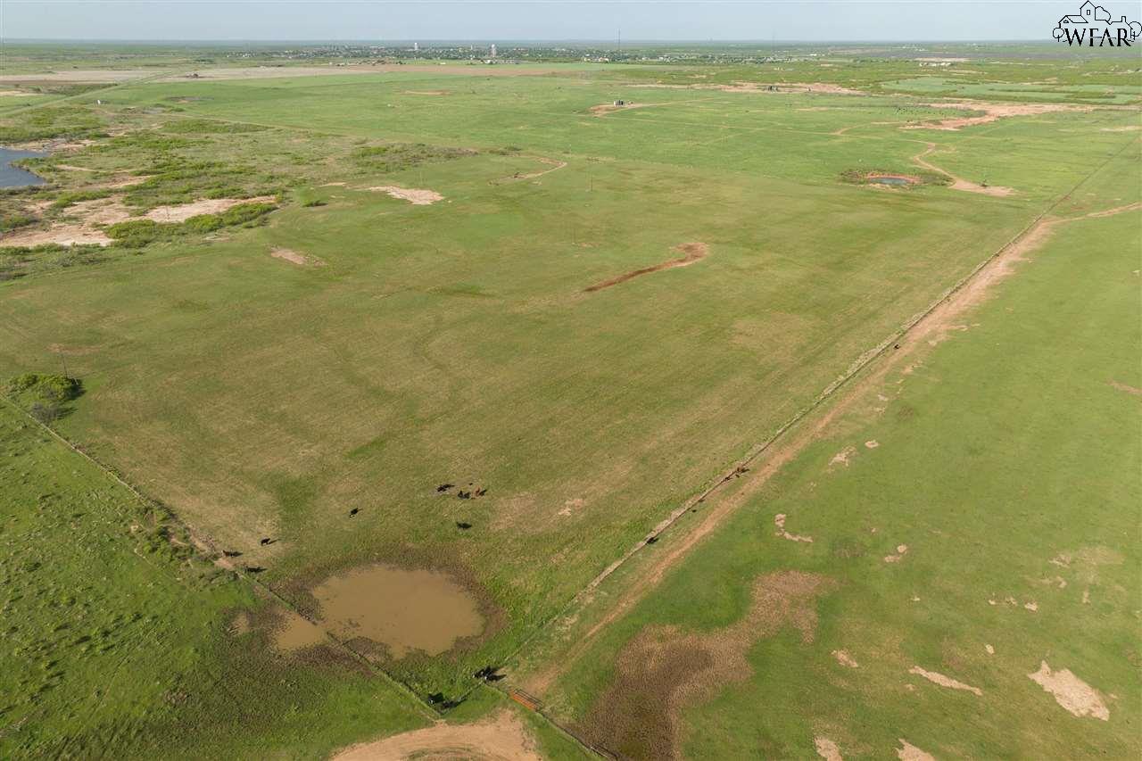 303 AC Fm 1739, Electra, Texas image 21