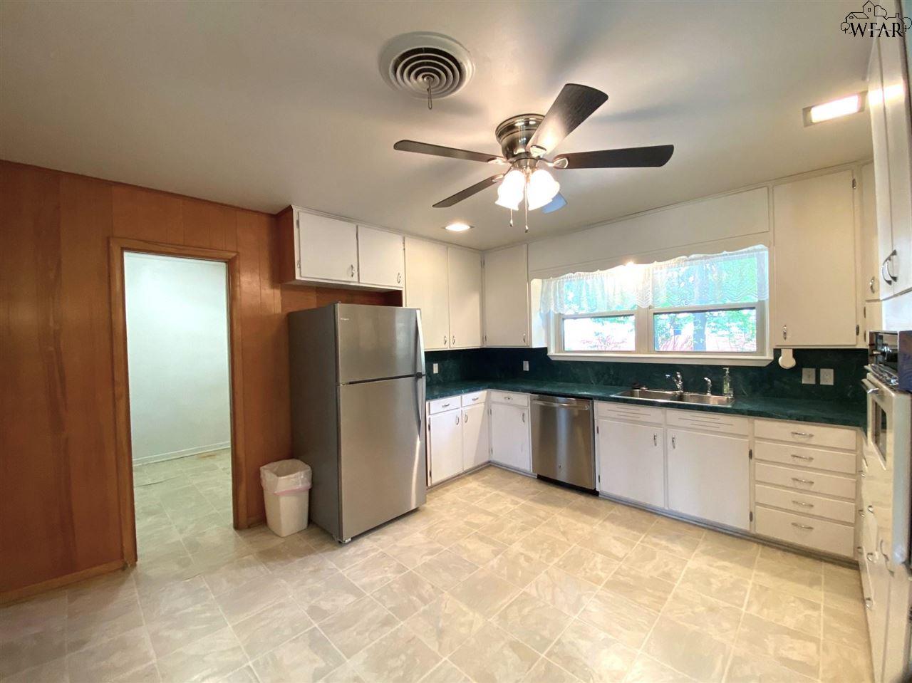 801 Sycamore Drive, Burkburnett, Pennsylvania image 10