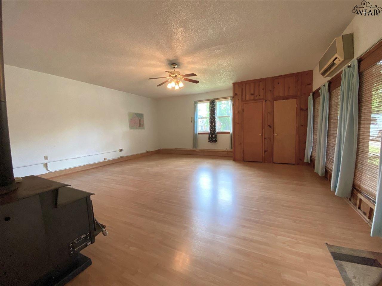 801 Sycamore Drive, Burkburnett, Pennsylvania image 23