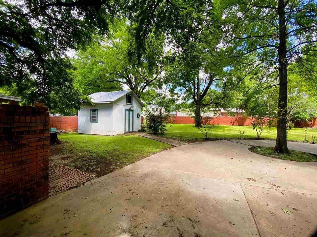 801 Sycamore Drive, Burkburnett, Pennsylvania image 26