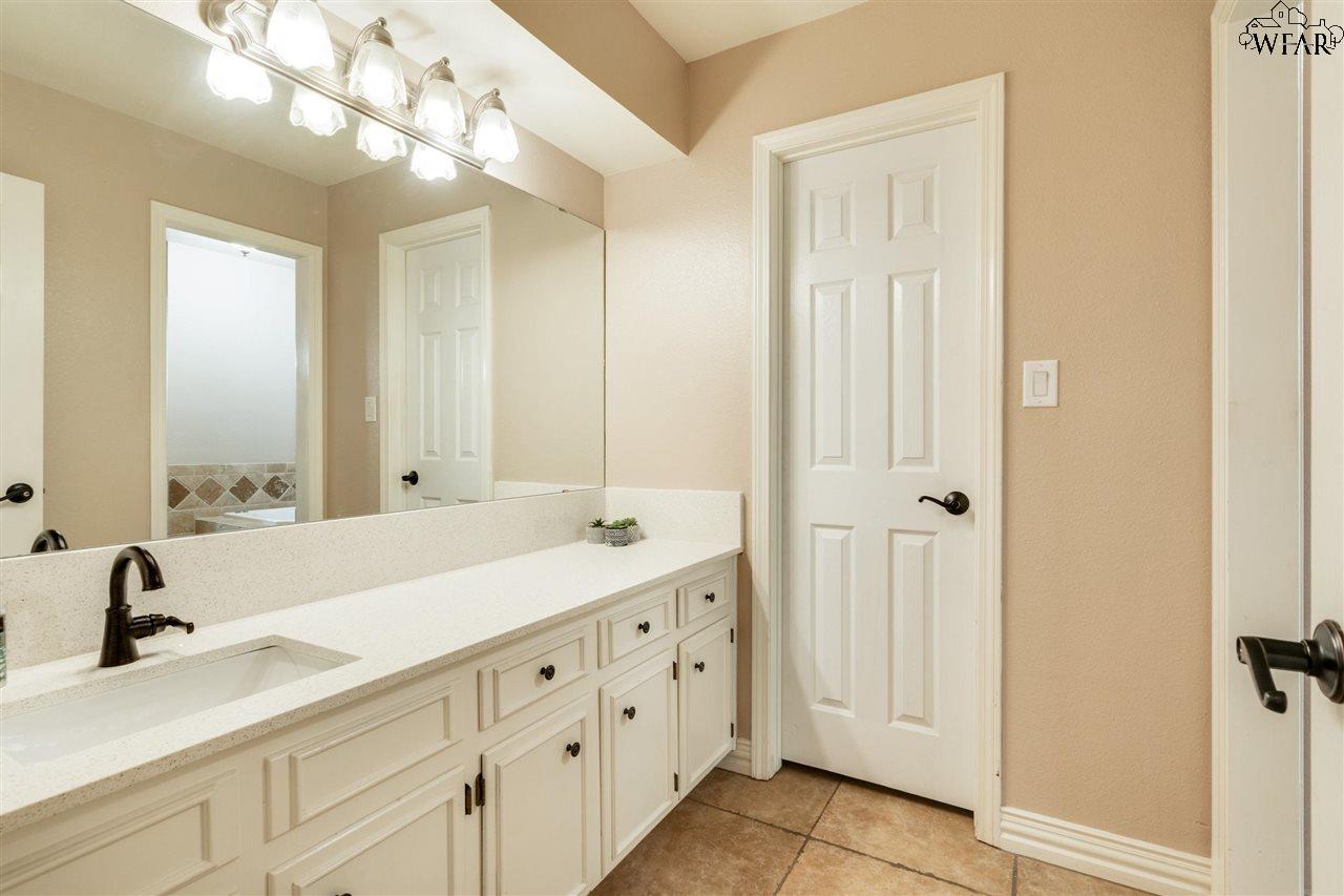 2421 Bryan Glen Street, Wichita Falls, Texas image 14