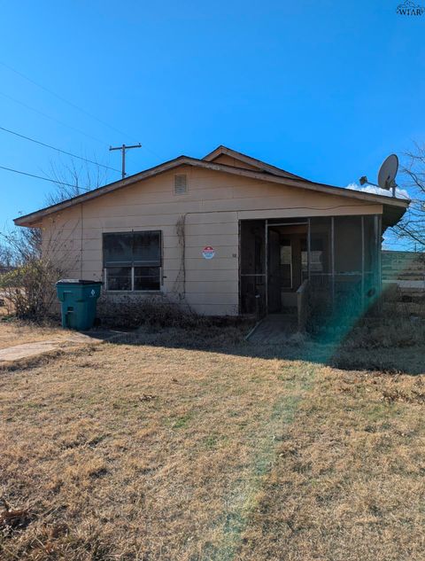Homes For Sale - 100 W Washington Avenue<br/> Wichita County, Electra, TX 76360