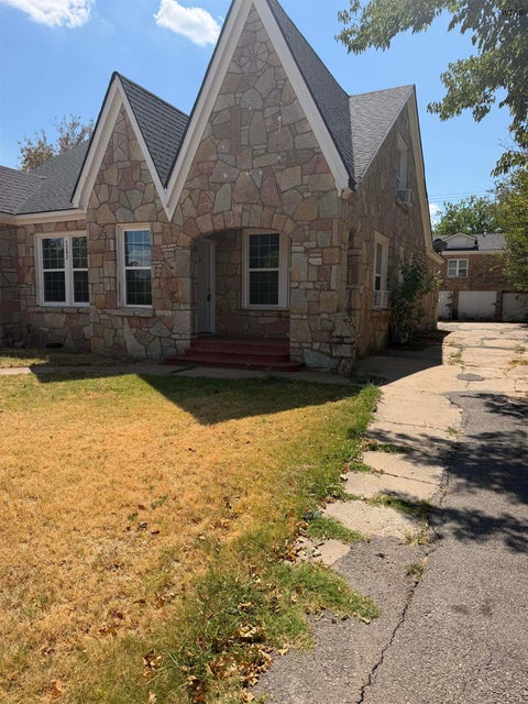 Homes For Rent - 1202 Austin Street #UNIT A<br/> Wichita County, Wichita Falls, TX 76301