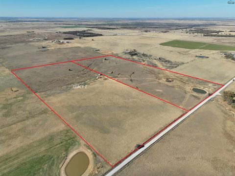 Homes For Sale - 436 County Line Road #TRACT 2<br/> Bowie, TX 76230