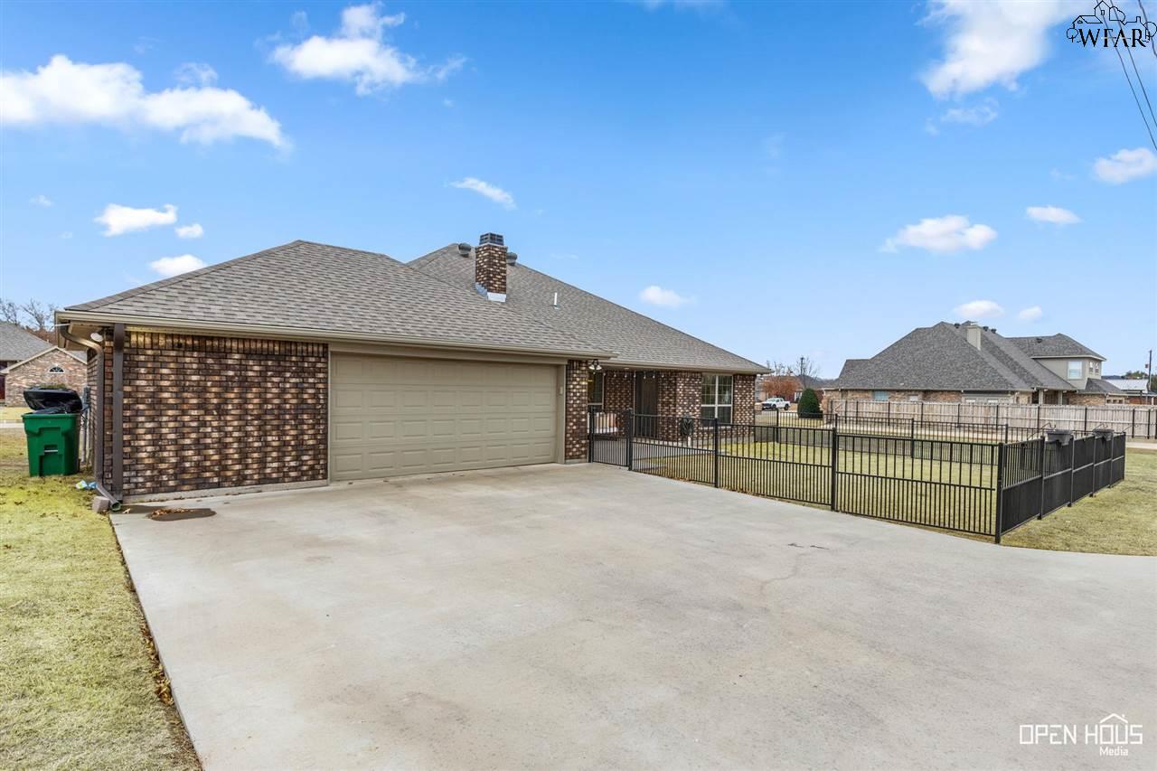 1110 Chaparral Court, Burkburnett, Texas image 28