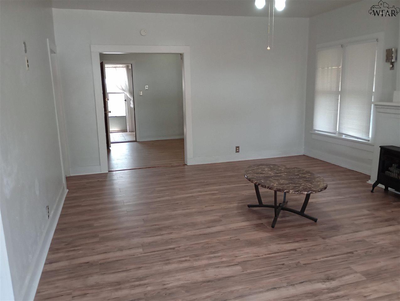 406 SE Avenue H, Childress, Texas image 11