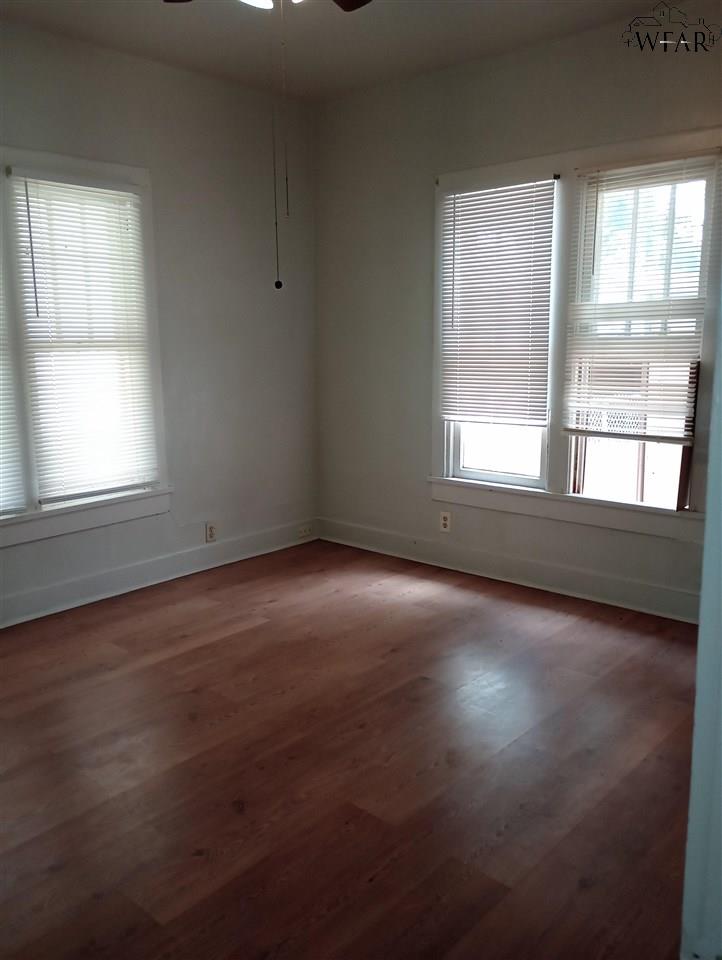 406 SE Avenue H, Childress, Texas image 10