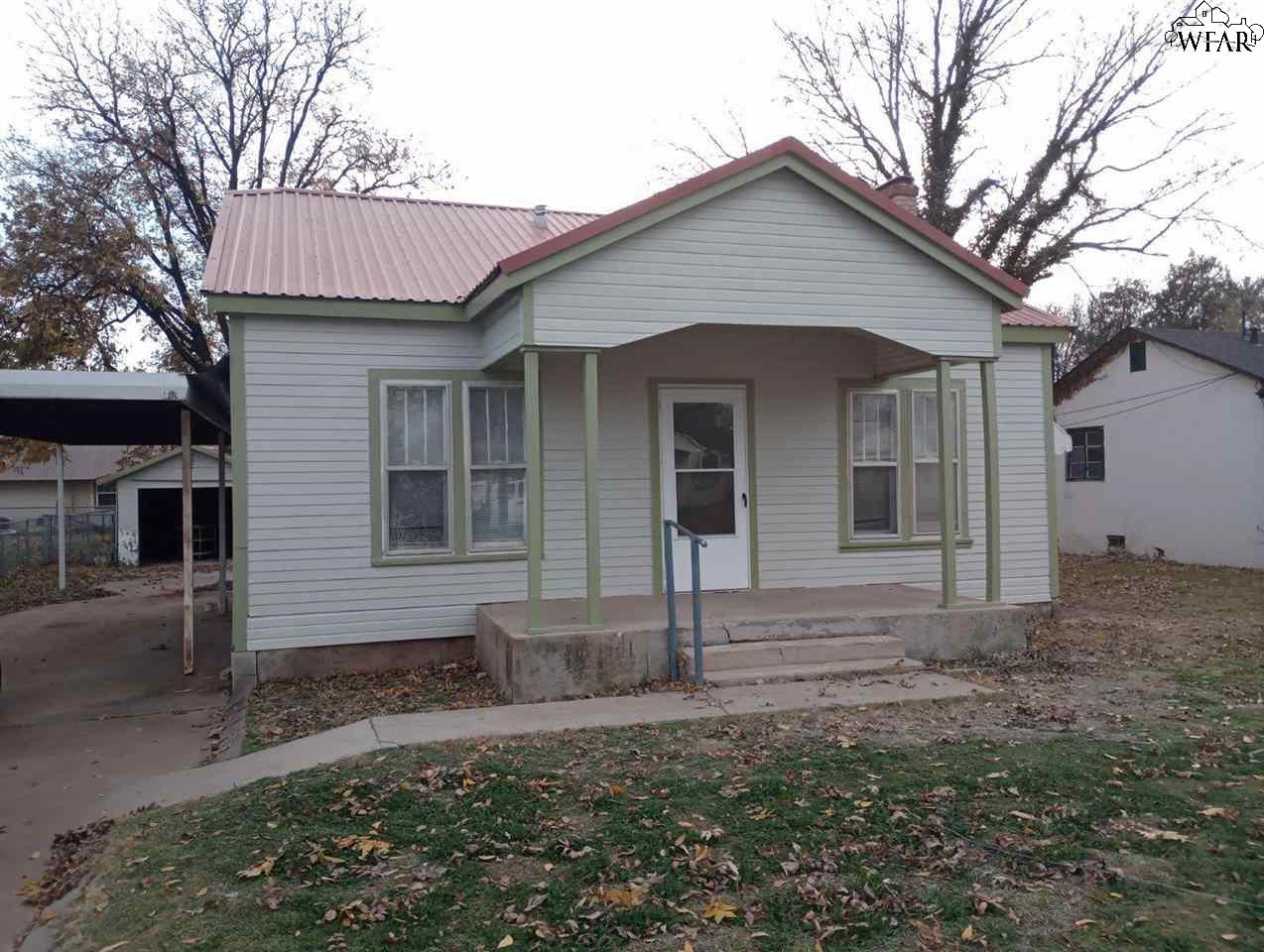406 SE Avenue H, Childress, Texas image 1