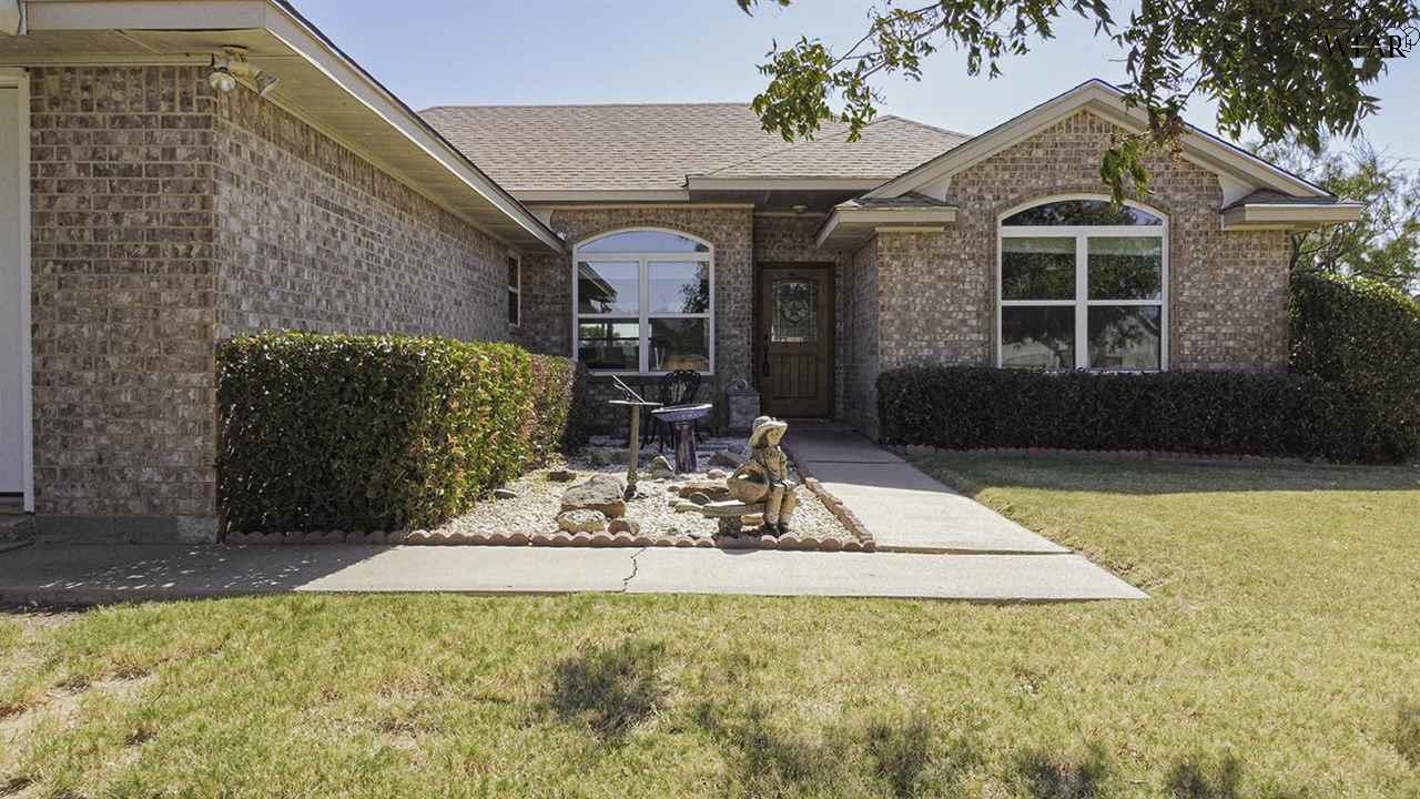 609 W Magnolia Avenue, Iowa Park, Texas image 2