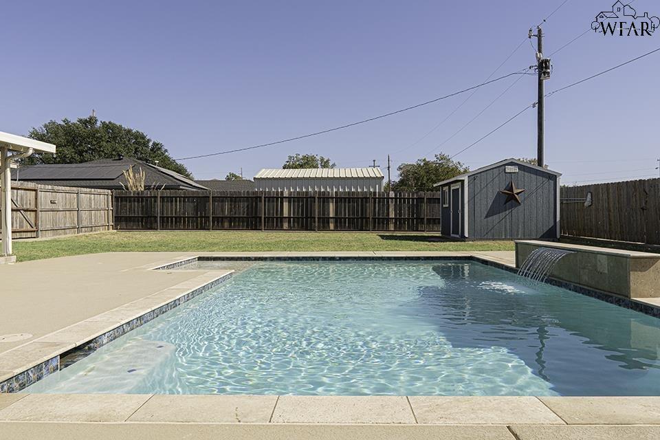609 W Magnolia Avenue, Iowa Park, Texas image 21