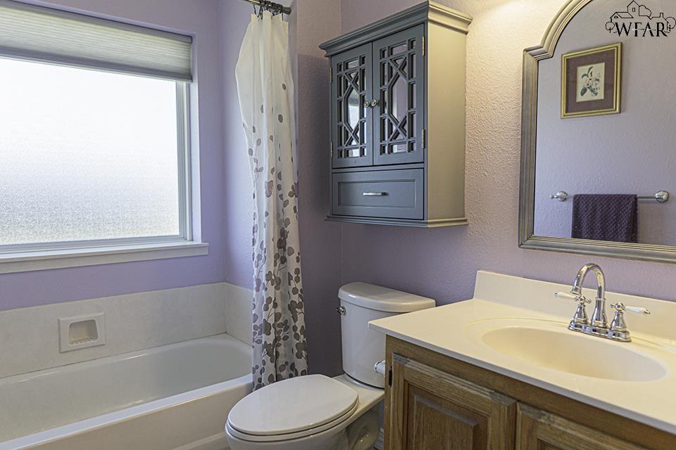 609 W Magnolia Avenue, Iowa Park, Texas image 17
