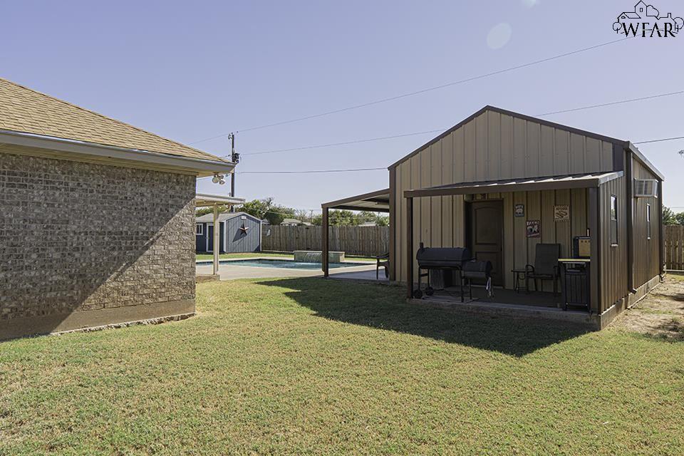 609 W Magnolia Avenue, Iowa Park, Texas image 24