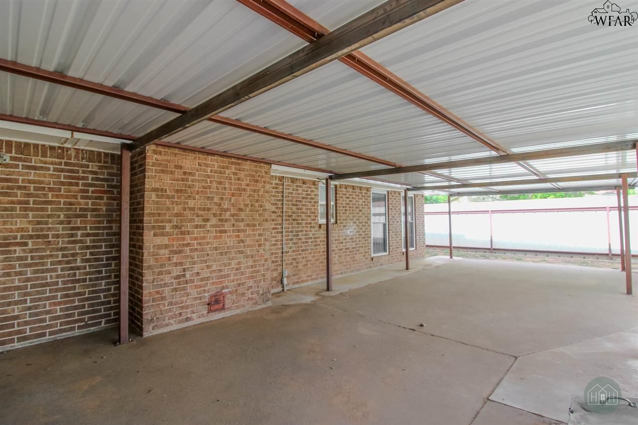 4211 Yamparika Street, Vernon, Texas image 24