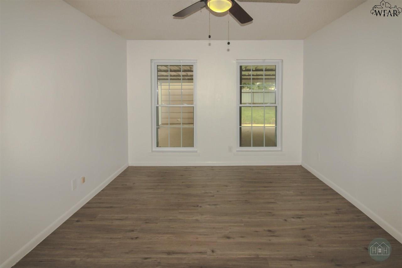 4211 Yamparika Street, Vernon, Texas image 17