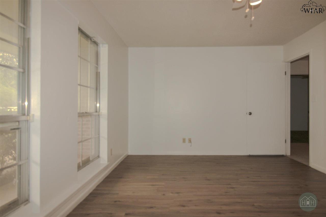 4211 Yamparika Street, Vernon, Texas image 20